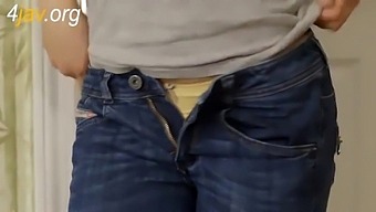 Ázsiai Lányt Dug A Barátja A Kamera Előtt