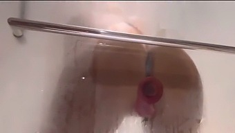 Max Ryans Duschdildo Beim Fick Vom Feinsten