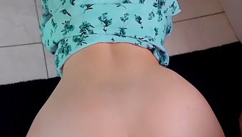 アナルにハマって、もうたまりません!