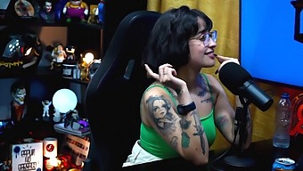 Martina Oliveira Desfruta De Um Pênis Grande Em Um Vídeo Quente - Podcast Pápum No Barraco!