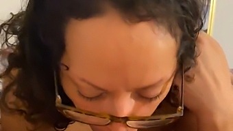 Oudere Latina Anna Maria Geeft Een Slordige Pijpbeurt - De Beste Die Er Is