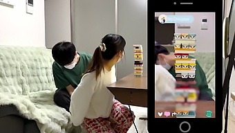 Elégedett Ügyfelek Élő Közvetítésben: Egy Japán Hentai Videó Egy Hitelesített Amatőr Csajjal
